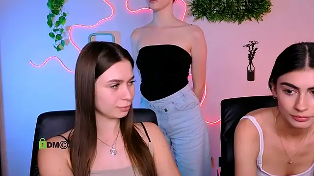 nekky_mouse Adlı Modelin Canlı Sohbet Odası