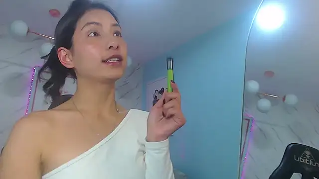 Pokój czatu na żywo – victoria_hernandez_t_