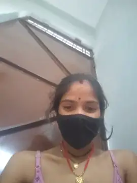 Simran_Love_143's Live Chat Room