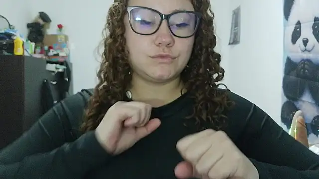 curly_greeneyed Live Chatraum