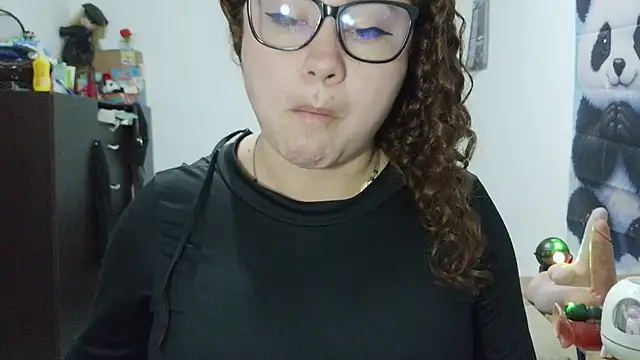 غرفة دردشة curly_greeneyed المباشرة