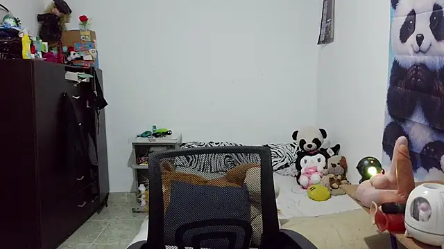 curly_greeneyed Live Chatraum