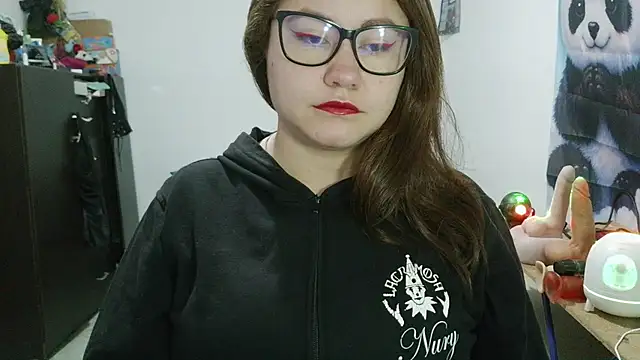 curly_greeneyed Live Chatraum
