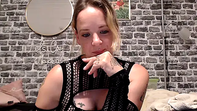 SexyMilf_1987's Live Chat Room