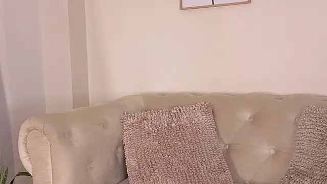 Chat soba uživo modela Emilly_Beaumont