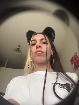 StonerWitch6 élő chatszobája