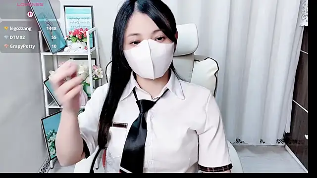 Clover_Nhi's Live Chat Room