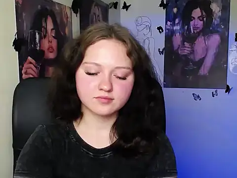 חדר צ'אט בשידור חי של LadyAlice_
