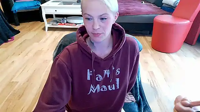 ZuckerMausi17's Live Chat Room