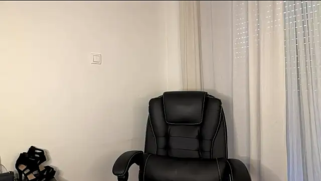 Živá chatovací místnost Ruthless_111