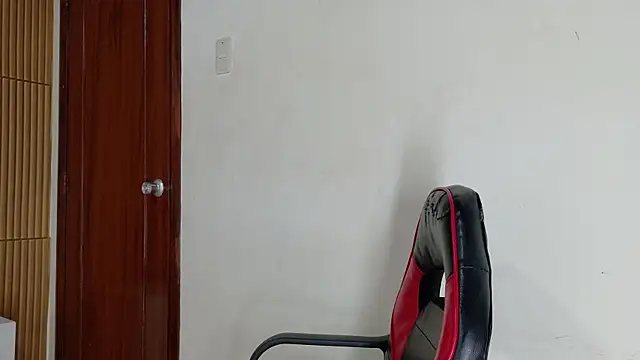 Онлайн чат LilihtMature