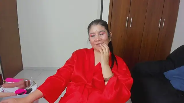 Chat soba uživo modela kiraGeiner