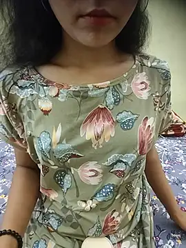 Snaya-baby Adlı Modelin Canlı Sohbet Odası