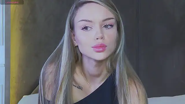 חדר צ'אט בשידור חי של MarilynNova
