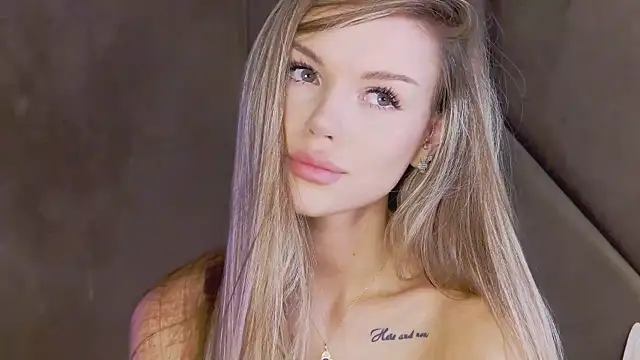 MarilynNova Adlı Modelin Canlı Sohbet Odası