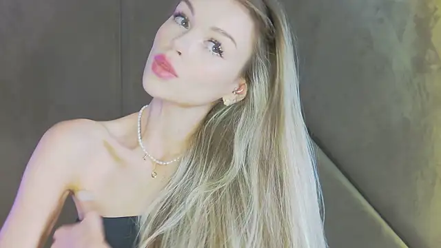 MarilynNova – Naživo chatovacia miestnosť