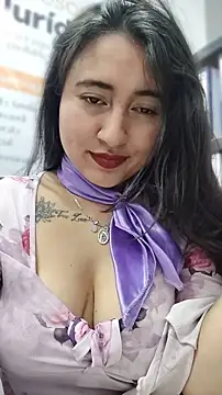 _Sarah-Office1's Live Chat Room