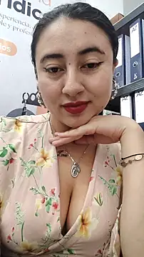 _Sarah-Office1 Adlı Modelin Canlı Sohbet Odası
