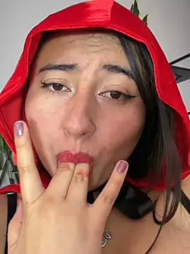 _Sarah-Office1's Live Chat Room