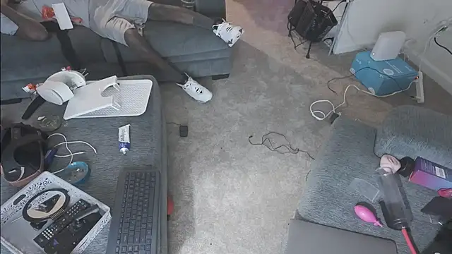 Triggerhappycj100 Adlı Modelin Canlı Sohbet Odası