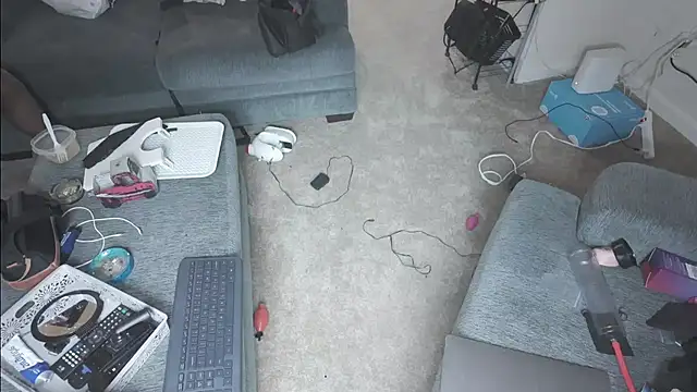Triggerhappycj100's Live Chat Room