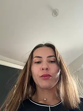 lemyny Adlı Modelin Canlı Sohbet Odası