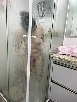 yumi-hot's Live Chat Room