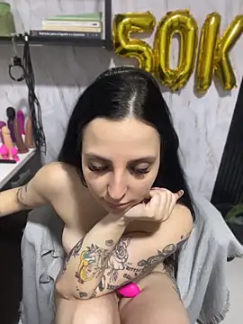 Živá chatovací místnost yumi-hot