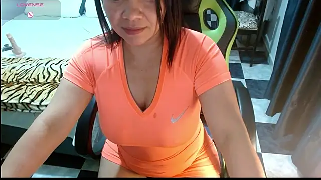 Chatroom en direct de hiilarybrown