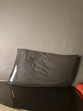 Chat soba uživo modela PeachyAriel