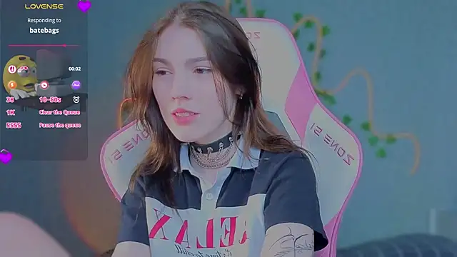 חדר צ'אט בשידור חי של Sophie_SkyAngel