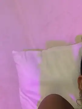 חדר צ'אט בשידור חי של Amber-Sweett