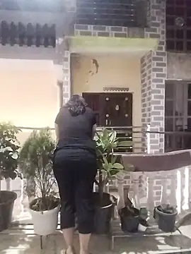 RICHA_BHABHI23 Adlı Modelin Canlı Sohbet Odası