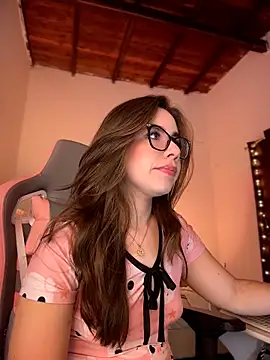 AlejaTacoa_'s Live Chat Room