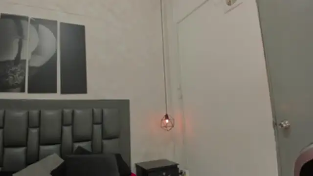 dakota_roussee Adlı Modelin Canlı Sohbet Odası
