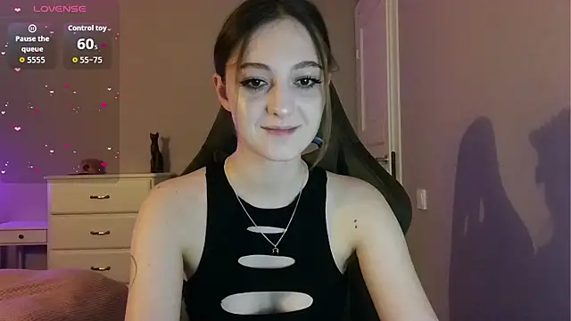 white_liillyy Adlı Modelin Canlı Sohbet Odası