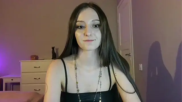 white_liillyy's Live Chat Room