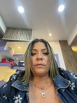 Chat soba uživo modela isabella_horney_