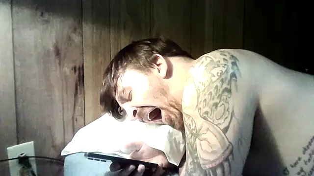 WyattL96's Live Sex Cam Show