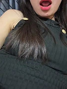 hoanghoangli Adlı Modelin Canlı Sohbet Odası