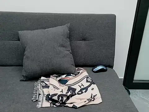Lynka2k Adlı Modelin Canlı Sohbet Odası