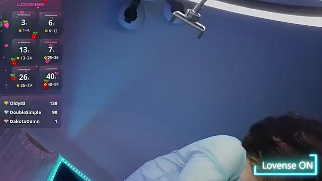 Miko_Meow Adlı Modelin Canlı Sohbet Odası
