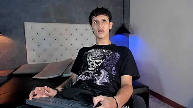 חדר צ'אט בשידור חי של _realwav