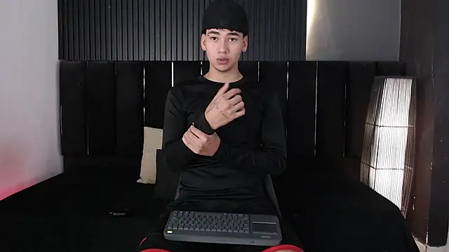 Dominic_ghost's Live Chat Room