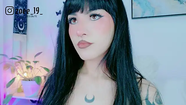 cuteezoe Adlı Modelin Canlı Sohbet Odası