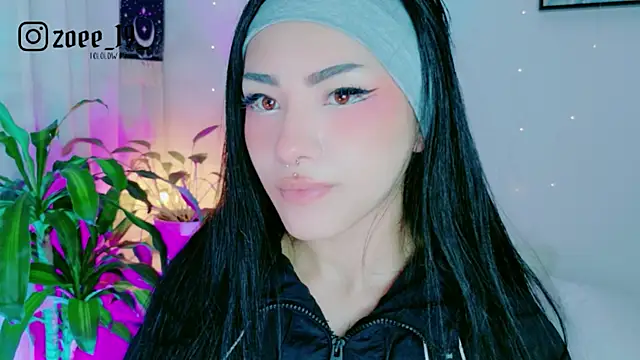cuteezoe Adlı Modelin Canlı Sohbet Odası