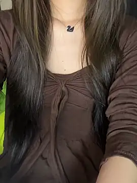 Yiyina_17 élő chatszobája