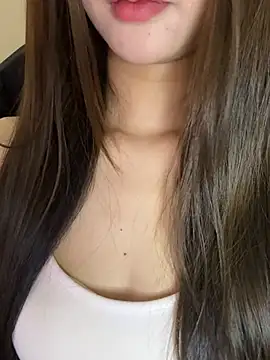 Yiyina_17のライブチャットルーム
