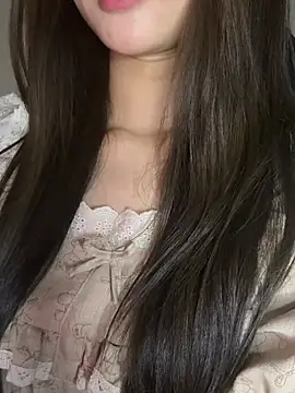 Yiyina_17 Live Chatraum
