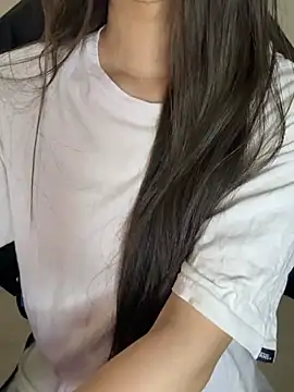 Yiyina_17 Live Chatrum